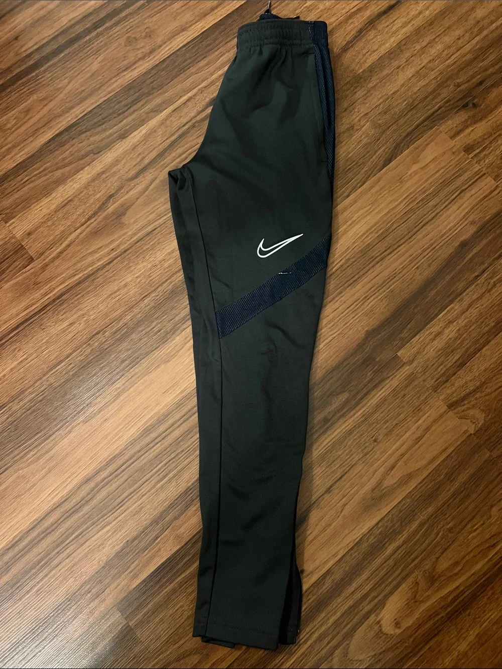 Nike Dri-Fit Boys Black and Gray Two-Piece Athletic Jogger Set Size Small